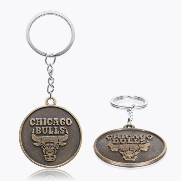 NBA Chicago Bulls Basketball Metal Gold Keychain NEW Michael Jordan - Picture 2 of 3